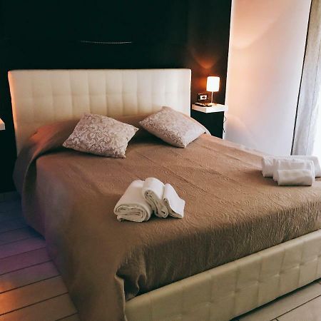 Fc Relais Bed & Breakfast Napoli Bagian luar foto